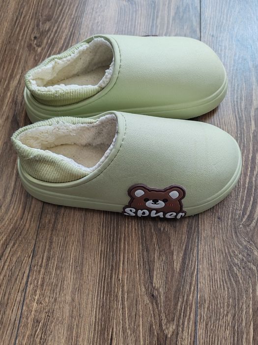 Vând papuci de casă