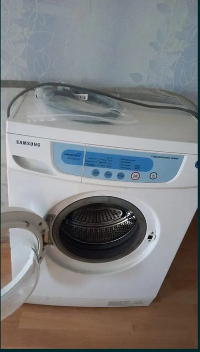 Продам стиральную машину
