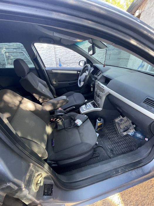 Dezmembrez Opel Astra H 1.6 Z16XER Automat