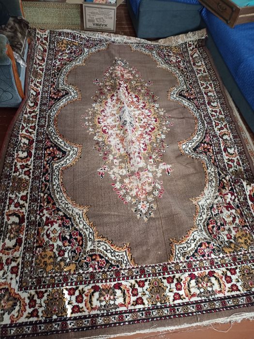 Продам ковры может кому надо