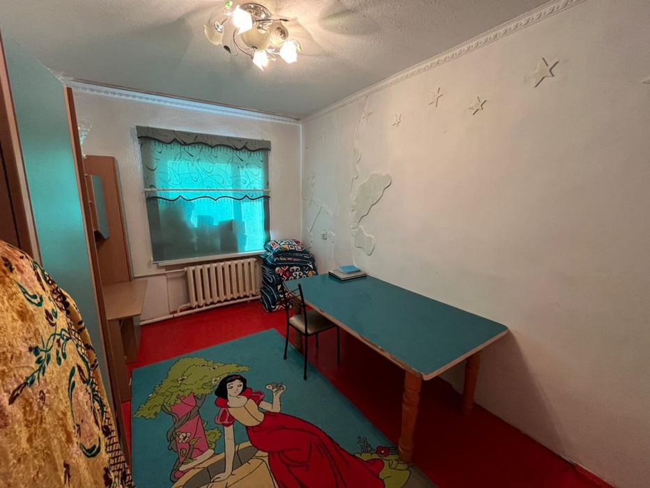 Үй сатылады орталықта!!