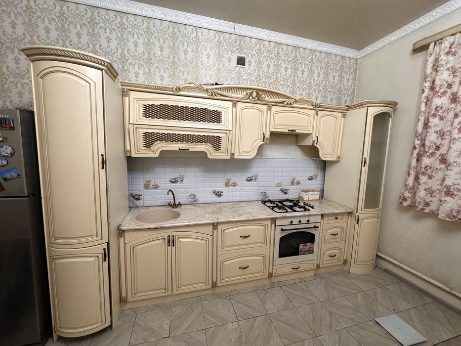 Стол со стулями