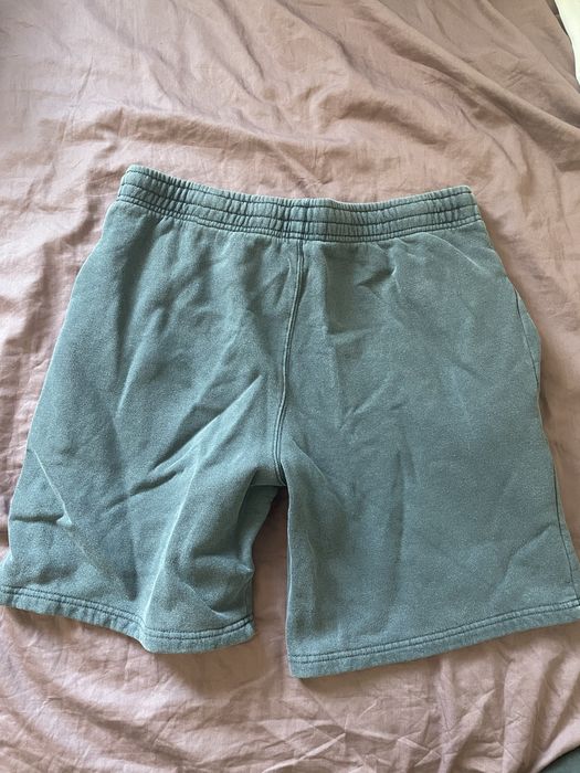 Pantaloni scurti Superdry gri marime M