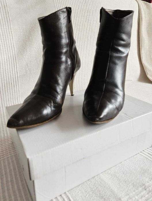 Ghetute elegante din piele