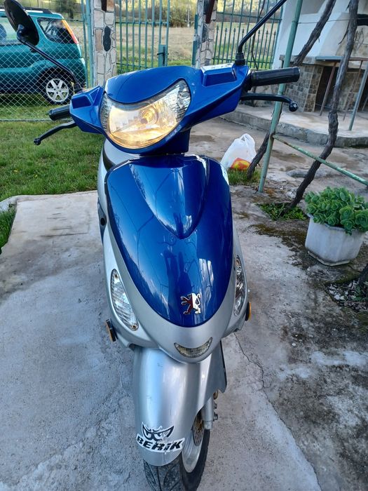 Скутер Peugeot 50 кубика