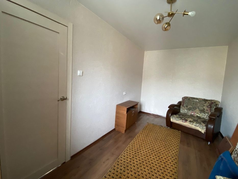 Продам 2 комнатную на цемпос.