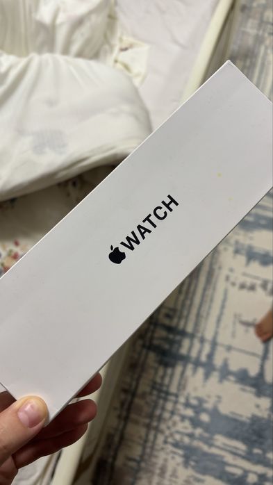 Смарт-часы Apple Watch SE