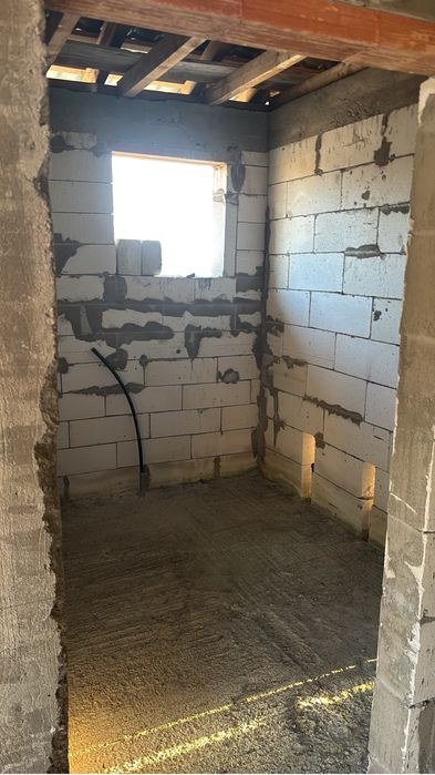 La 11 km de pitesti in Babana casa  noua de vanzare  2026