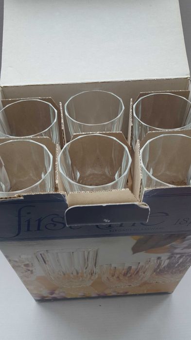 18 pahare set NOU în cutie originală
