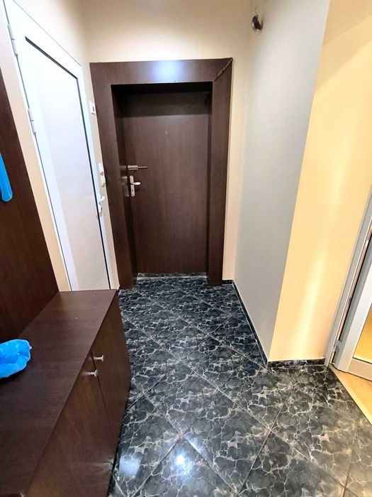 Давам под наем двустаен апартамент в гр. Перник кв. Изток