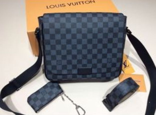 Louis Vuitton Discovery Grey Cloth ref.767885 - Joli Closet