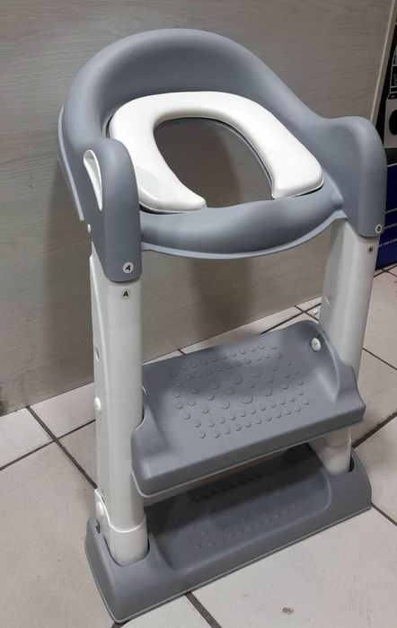 лестницей, складное сиденье для унитаза,