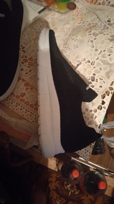 Продам новые кросовки