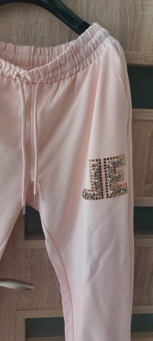 Дамски дрехи/екип