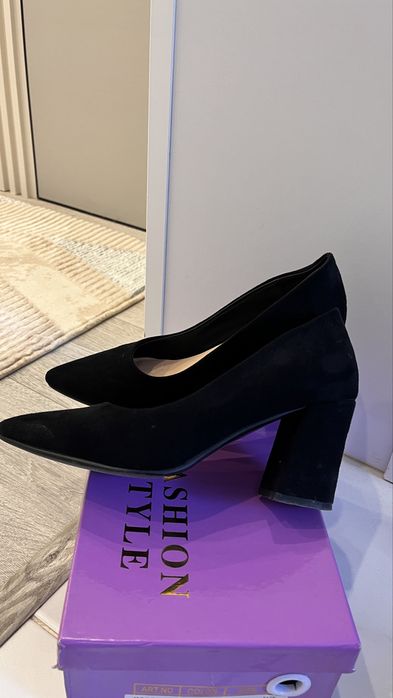 Замшевые туфли б/у