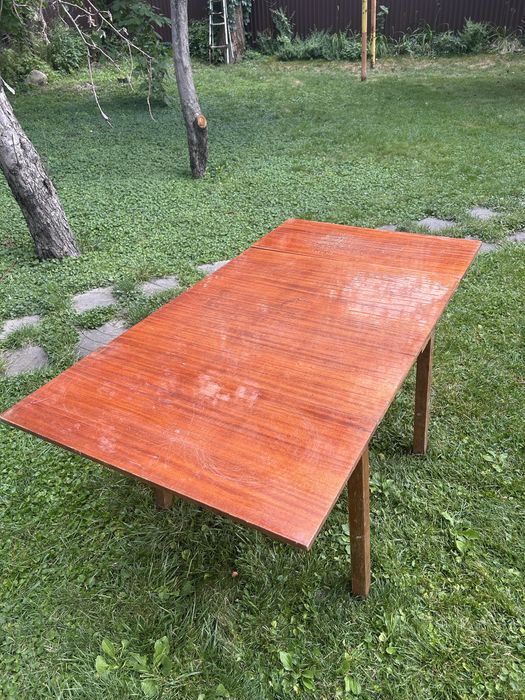 Продам 2 раздвигающихся стола ТОРГ
