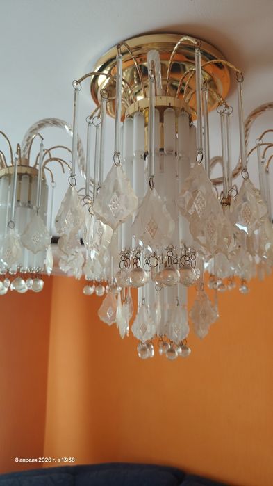 Продам люстру.         .