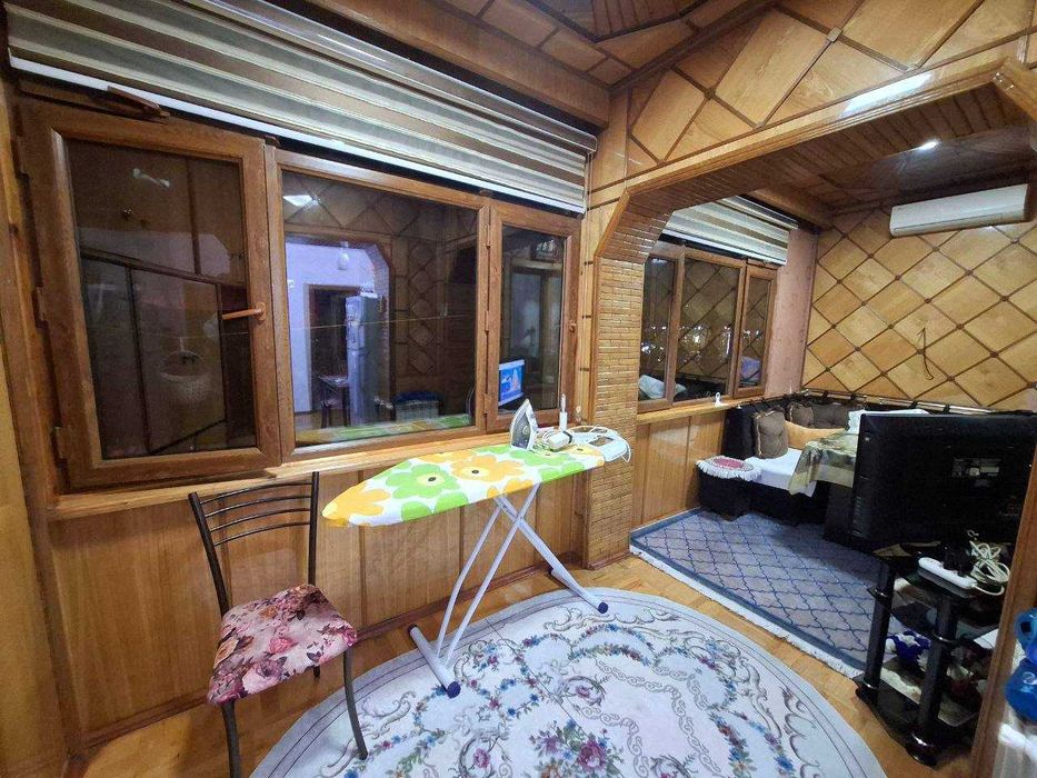 Кара-су 3 кв Дунё. 4-ком. 2-этаж/5.  Балкон 2/6. Срочно Продаётся.