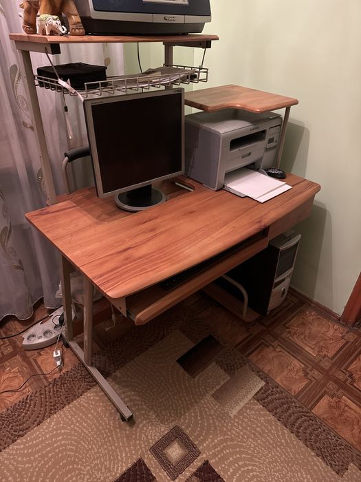 Компьютер со столом