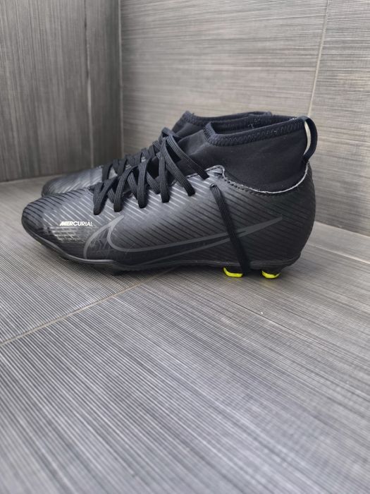 Футболни бутонки за трева 36,5номер