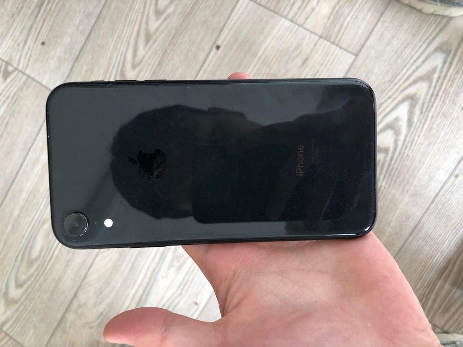 iphone xr 128/74%