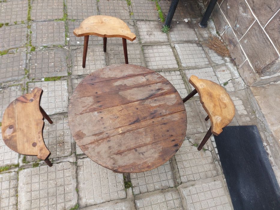 Софра със столчета и детски стан