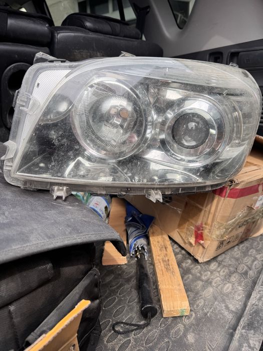 Фара Toyota raf 4,европеец 2007 г