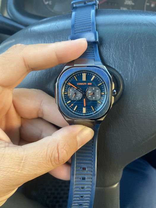 Продам часы Cerruti 1881