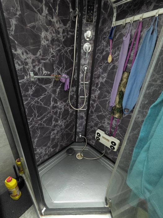 Душевая  кабинка