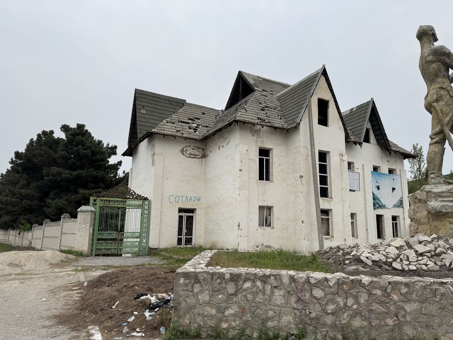 Нотурар бино (дам олиш маскани, дача)