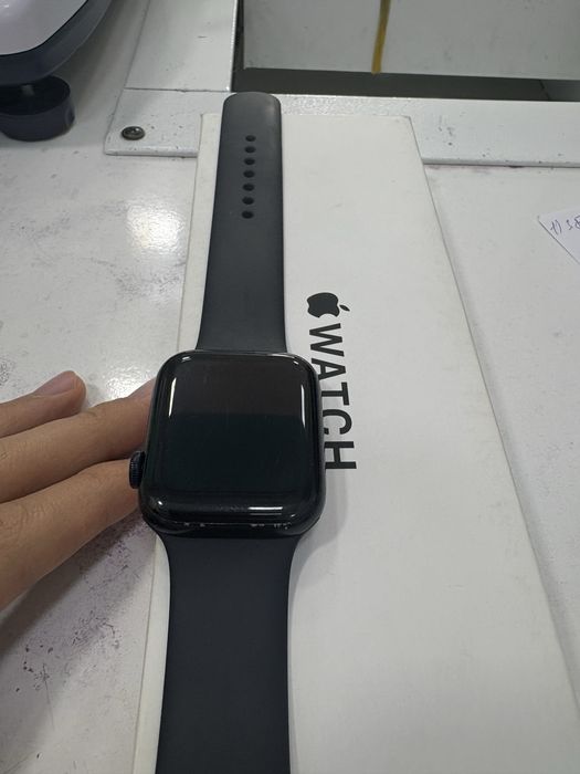 Продам Apple watch SE 2 44mm