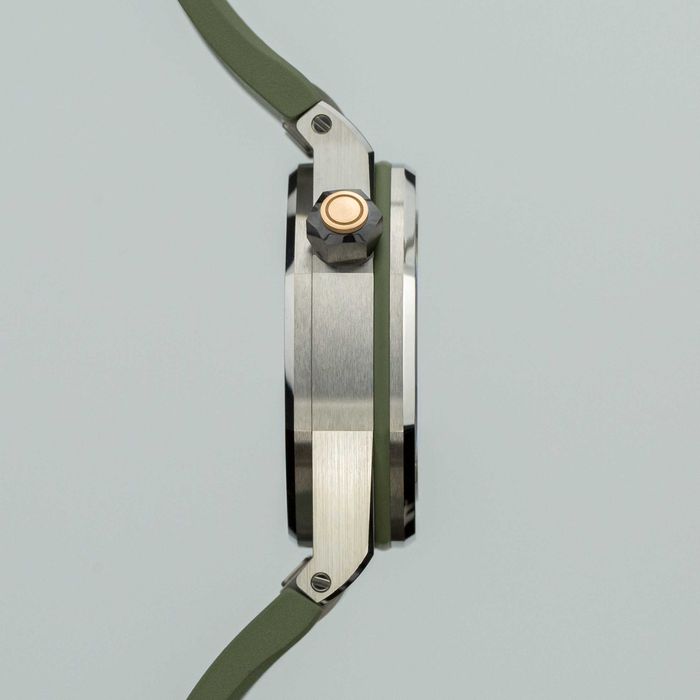 Audemars Piguet Royal Oak Offshore Diver 15720ST.OO.A052CA.01 Khaki Green dial