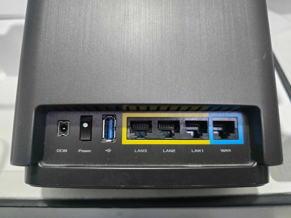 Sistem Mesh ASUS ZenWiFi CT8 AC3000 - set 2 buc, 500 mp