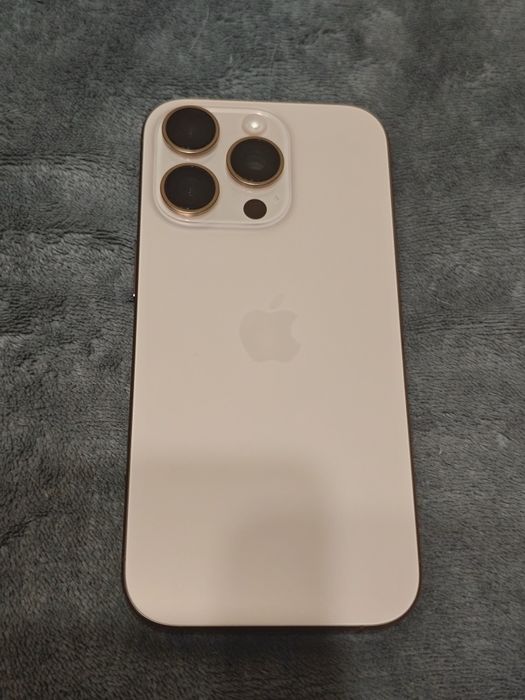Iphone 16 pro 256gb золотистый
