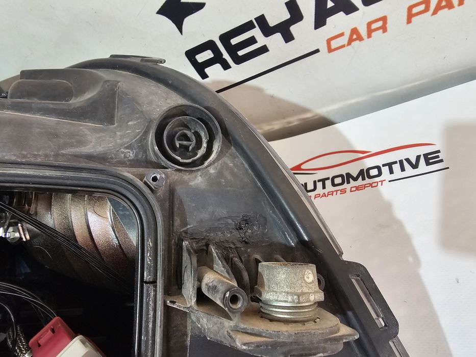 Far stanga bixenon ils Mercedes GLK Facelift dupa 2012 cod A2048202339