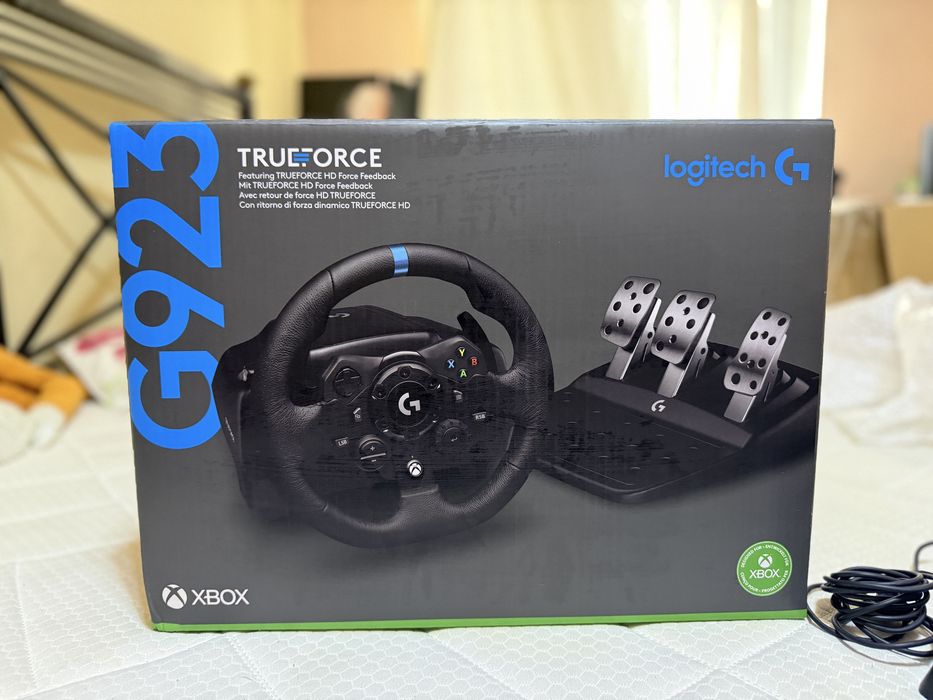 Logitech g923.
