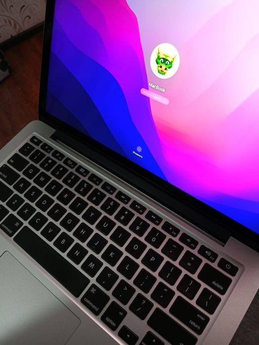 Сша Apple MacBook PRO. Отличный мак.