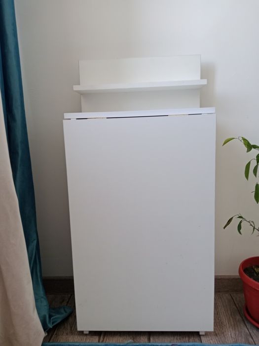 Продам! Маникюрный стол 23000