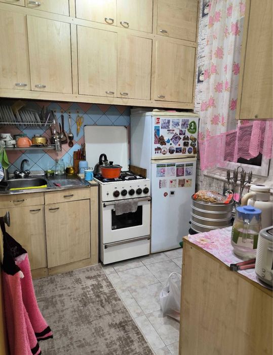 Квартира 2/2/5 50м2 Буюк Ипак Йули, Максим Горький, Художники