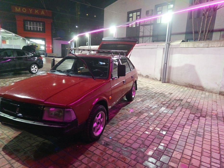 Автомобиль москвич 2141