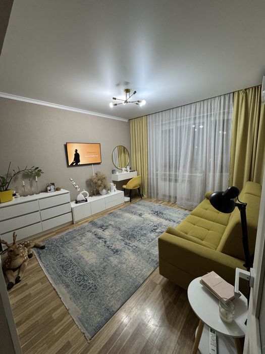 Диван с двумя вариантами цвета | 230 см