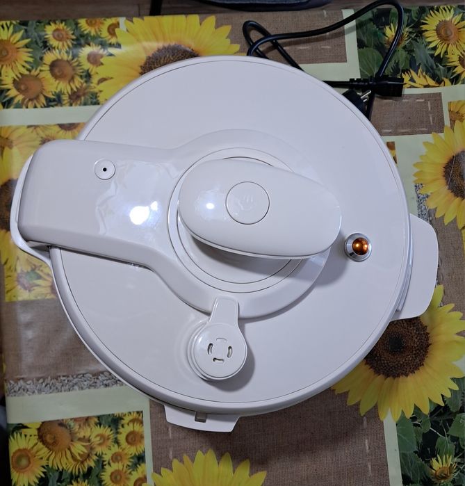 Мултикукър за готвене Moulinex CE505A10