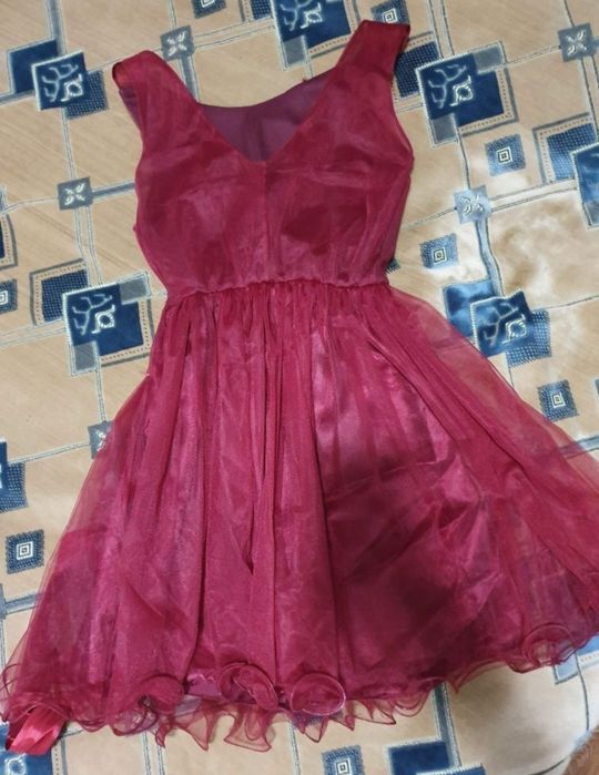 Vând Rochie Burgundy