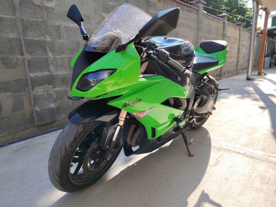 Kawasaki ZX6R на части