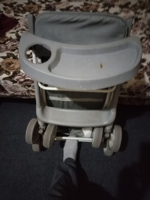 Продаю каляску в среднем состояние