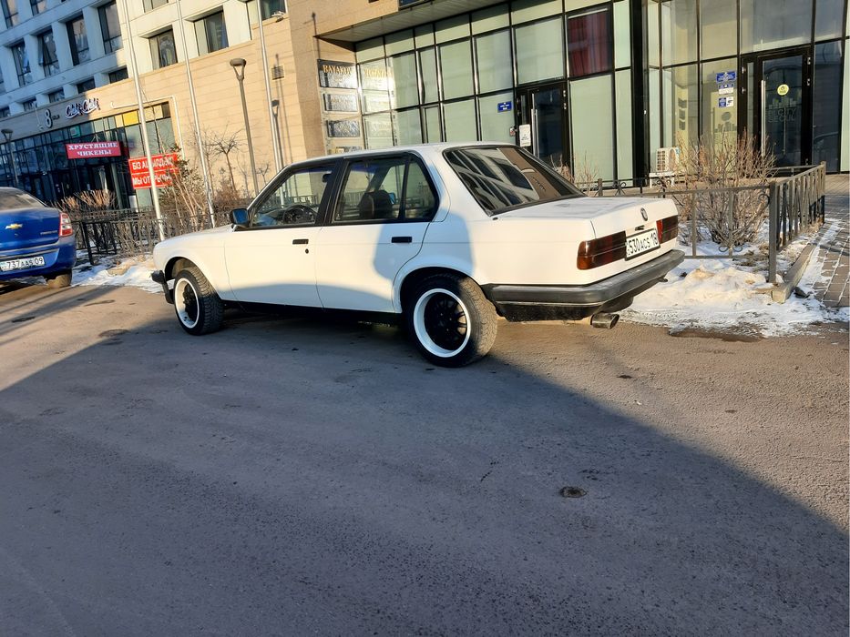 Продам BMW е30 1984