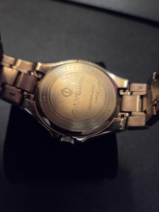 Продавам Швейцарски часовник от личната си колекция Candino TITANIUM.