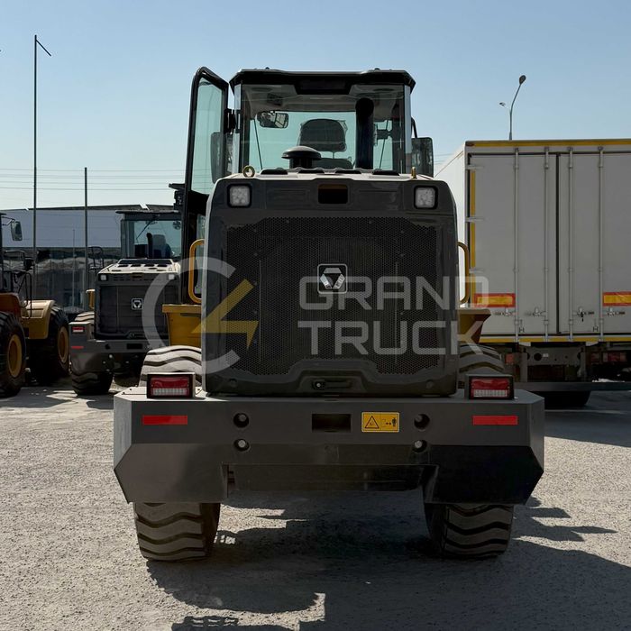 Фронтальный погрузчик XCMG ХС 936 1.8 м³ сотувда тайёр