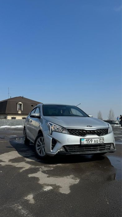 Авто в аренду под такси