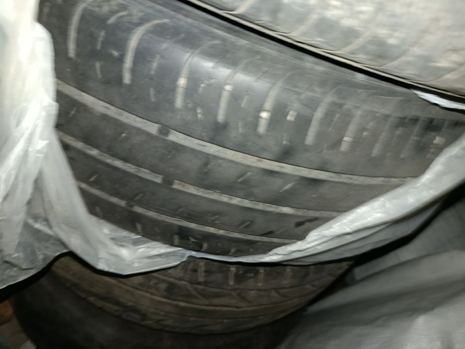 Две шины в нормальном состоянии